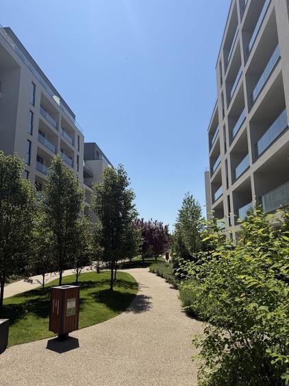 Apartament cu 3 camere decomandat în Băneasa