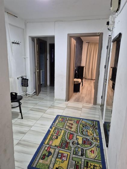 Apartament cu 4 camere decomandat în Pantelimon