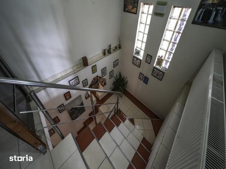 Casă cu 4 camere cu Teren 250 Mp în Central