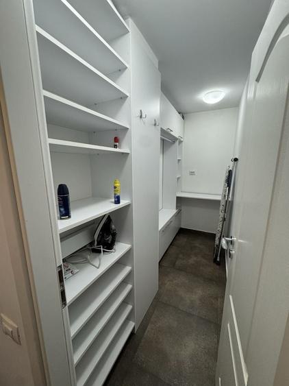 Apartament cu 3 camere decomandat în Exterior Vest