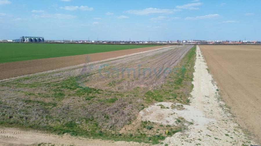 Teren Construcții intravilan de 500 mp, în Palota