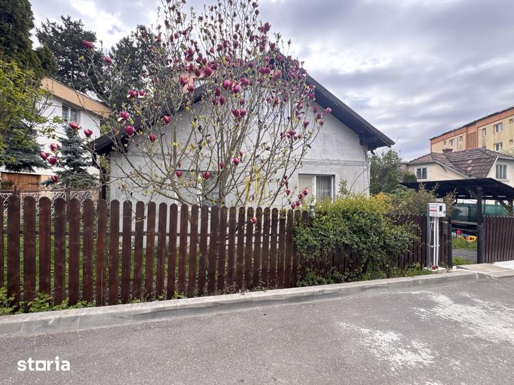 Casă cu 5 camere cu Teren 337 Mp în Central