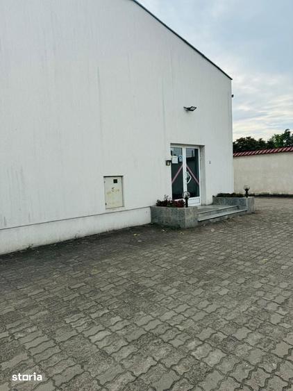 Spațiu comercial, de 540 mp, în Pârneava