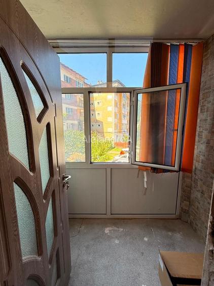De vanzare apartament 2 camere, ~60 mp Strada Unirii, Brezoi, Valcea