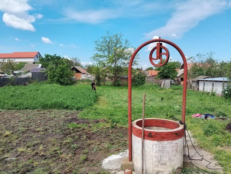 Casă cu 4 camere decomandat în Șimnicu de Jos
