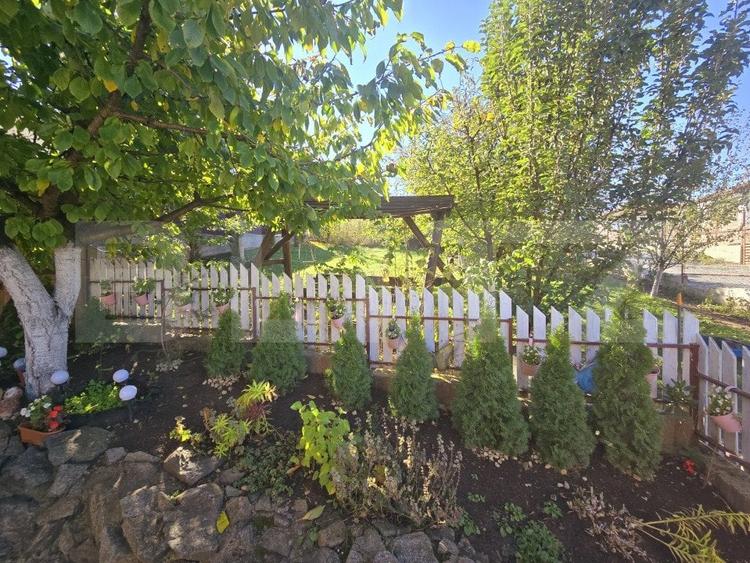 Casă individuală cu 6 camere cu Canalizare în Dezmir