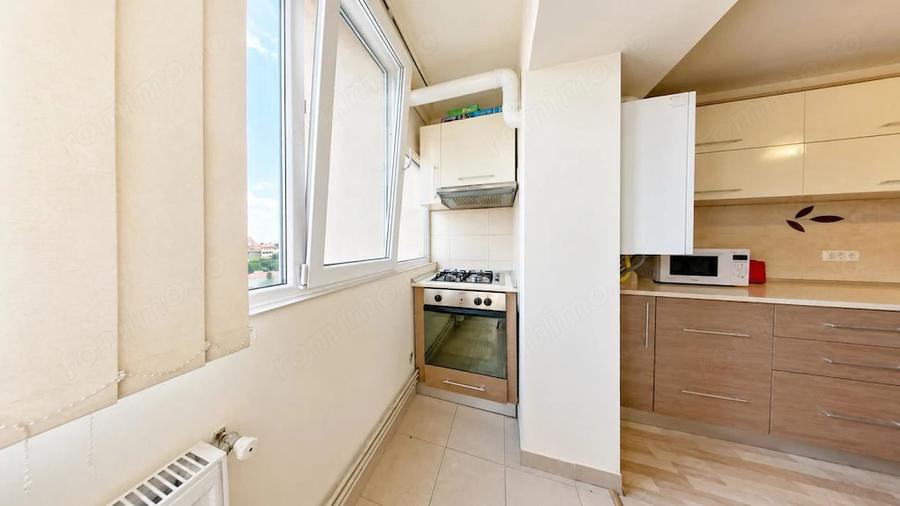 Apartament cu 2 camere semidecomandat, mobilat în Intim