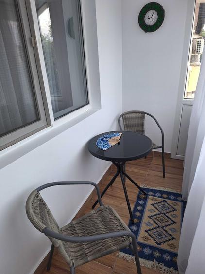 Apartament cu 3 camere decomandat în Aleea Trandafirilor