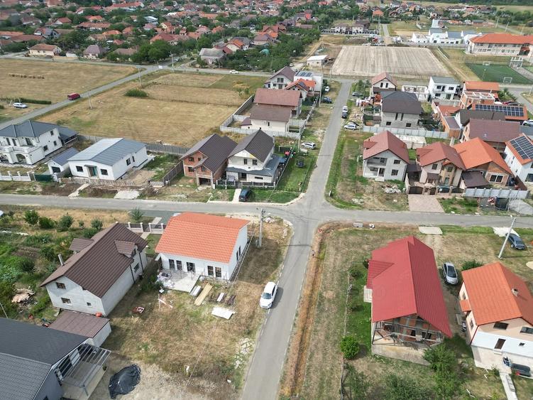 Casă cu Teren 344 Mp în Fântânele