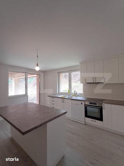 Casă cu 5 camere cu Teren 1590 Mp în Luna