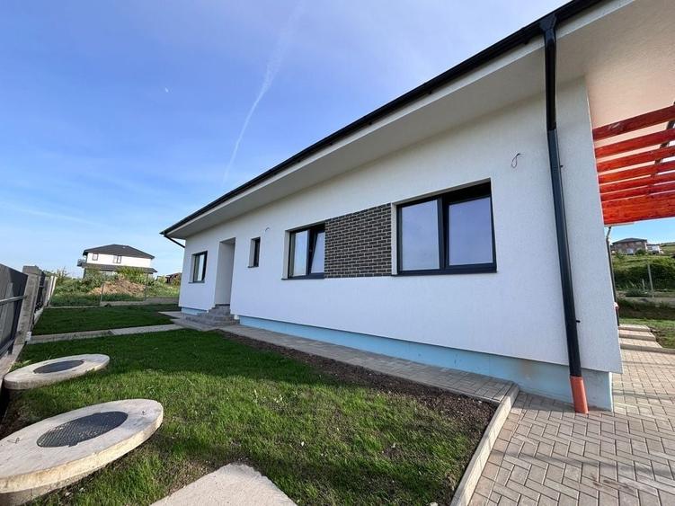 Casă cu 4 camere în Chinteni