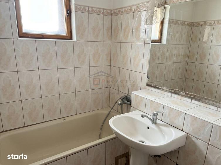 Apartament cu 3 camere decomandat în Obcini