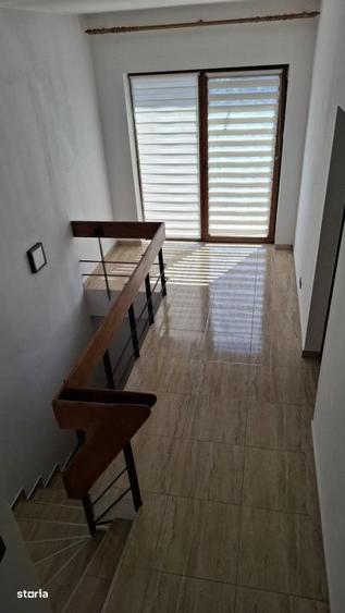Casă cu 4 camere în Ungureni