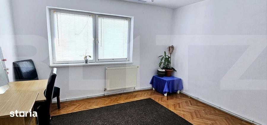 Apartament cu 3 camere decomandat în Simeria