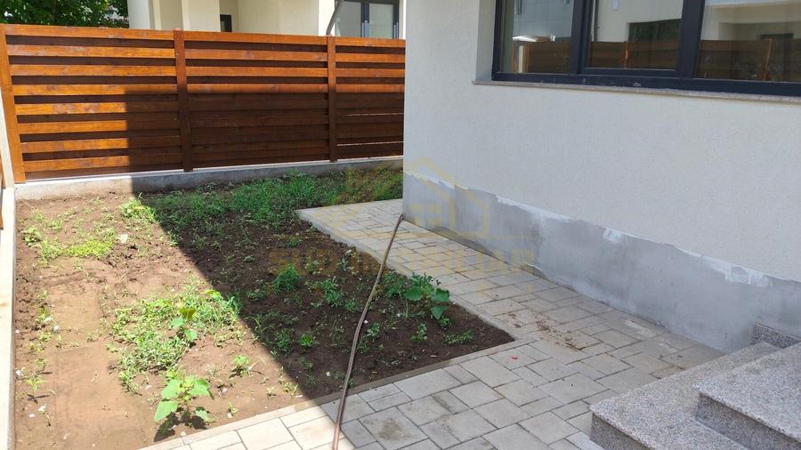 Casă individuală cu 5 camere cu Canalizare în Central