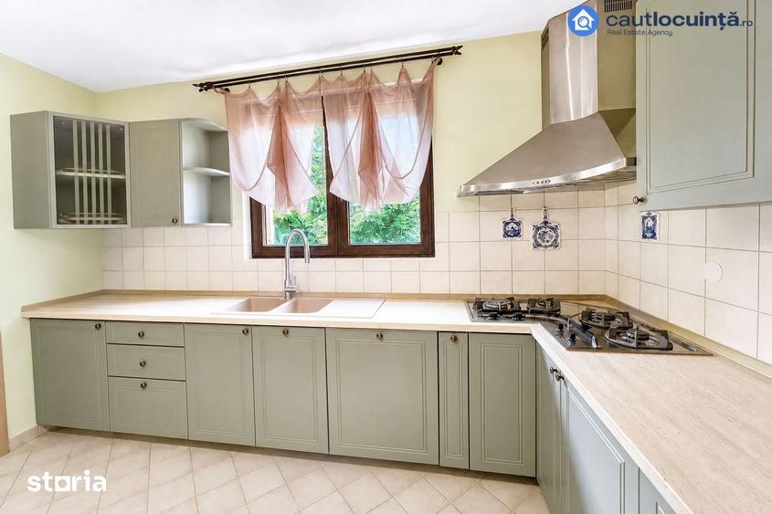 Casă cu 7 camere cu Teren 811 Mp în Corbeanca