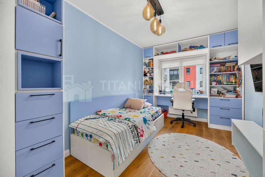 Penthouse cu 4 camere decomandat, mobilat în Tractorul