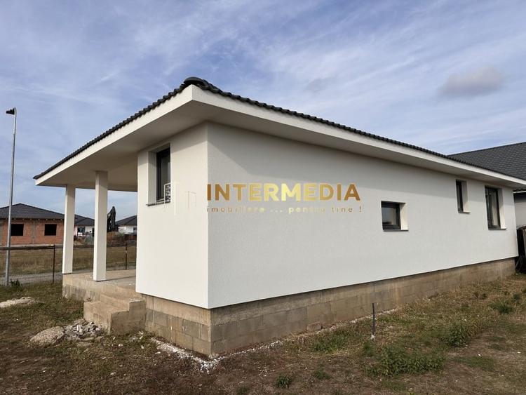 Casă individuală cu 3 camere cu Teren 300 Mp în Micești