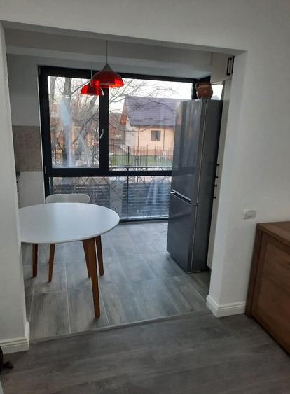 Apartament cu 3 camere decomandat, mobilat în Cug