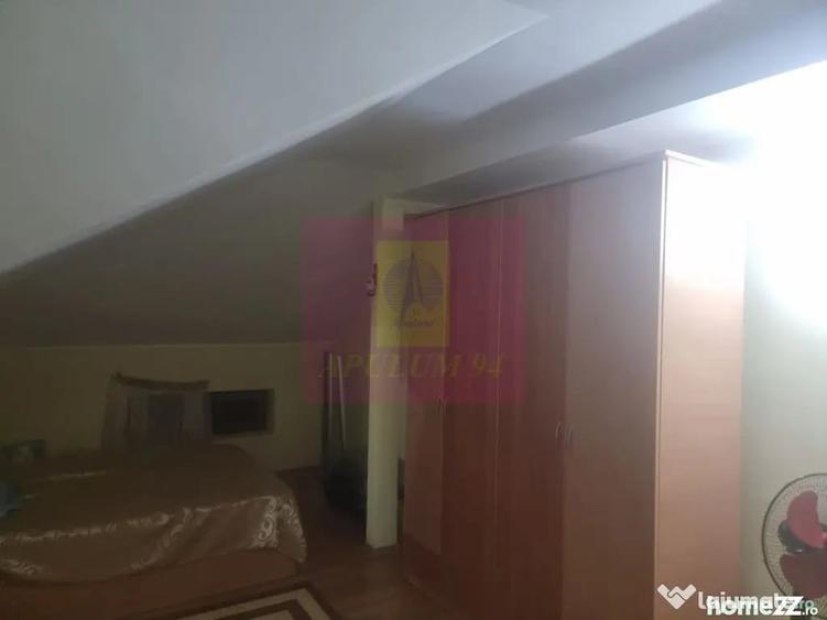Casă cu 7 camere cu Teren 1500 Mp în Islaz