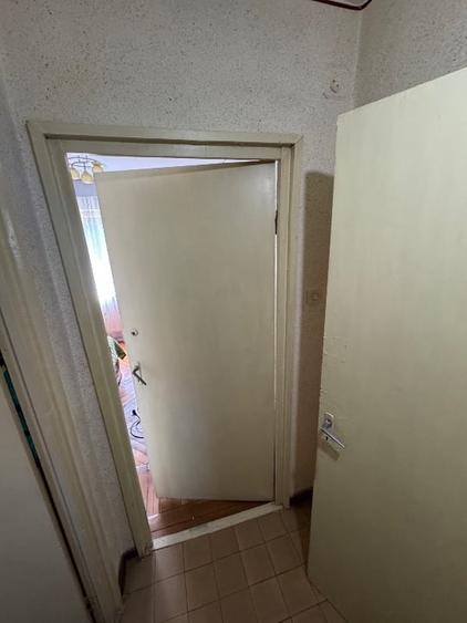 Apartament cu 3 camere semidecomandat, mobilat în Ostroveni