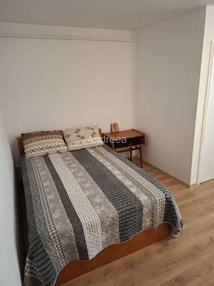 Garsoniera Craiovei de vanzare in bloc de apartamente