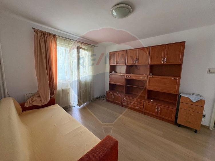Apartament 2 camere de închiriat –etaj 1 renovat, ideal pentru familie - 1