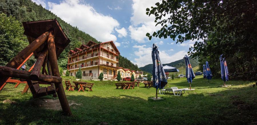 Casă cu 4 camere în Rășinari