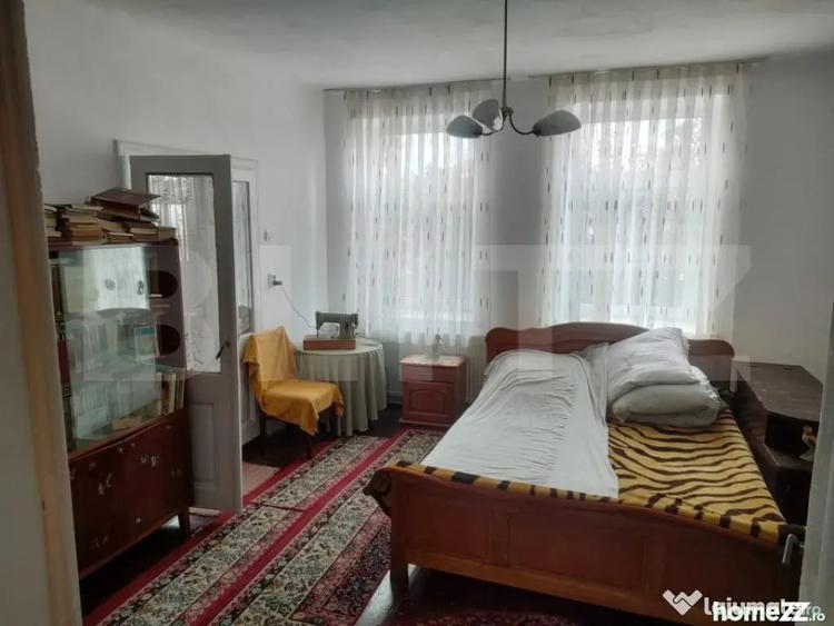 Casă cu 4 camere cu Teren 2190 Mp în Siret