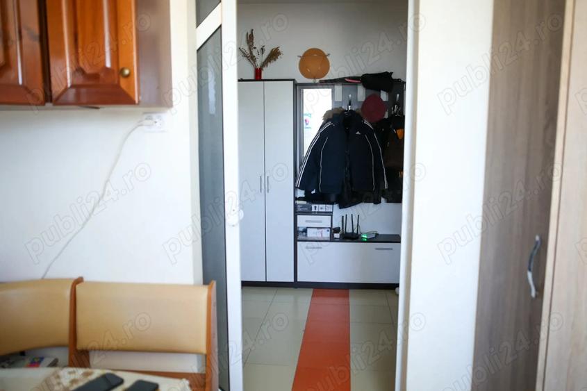 Apartament cu 4 camere semidecomandat în Central