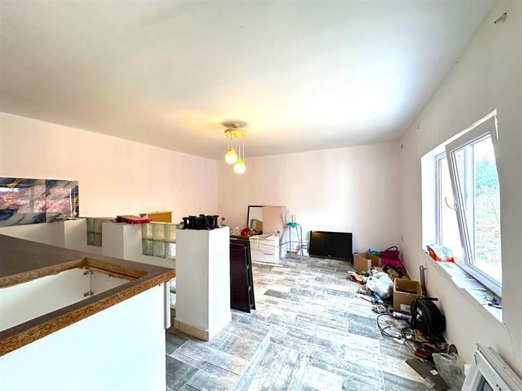 Casă cu 2 camere cu Teren 300 Mp în Aradul Nou