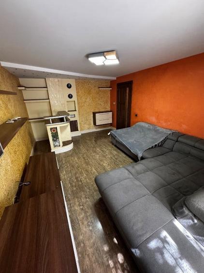 Apartament cu 4 camere decomandat în Ostroveni