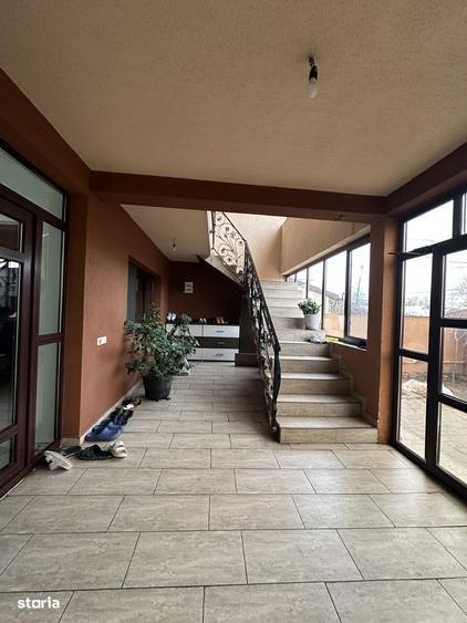 Casă cu 4 camere în Central