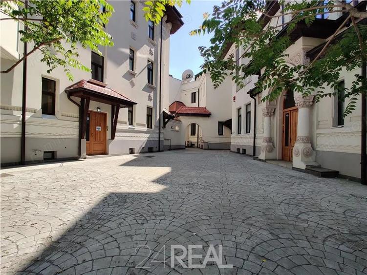 Spațiu comercial, în Romană