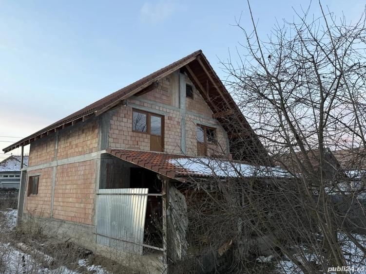 Casă cu Teren 1000 Mp în Râușor