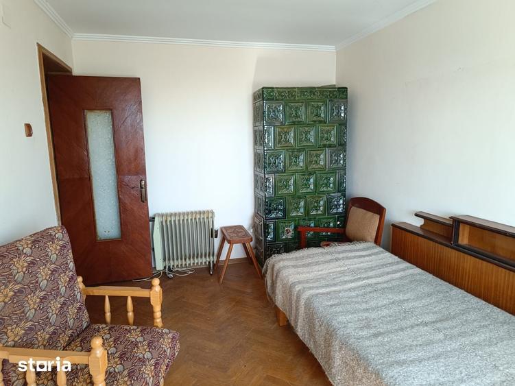 Casă cu 8 camere cu Teren 1584 Mp în Central