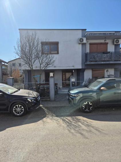 Casă cu 4 camere în Izvin
