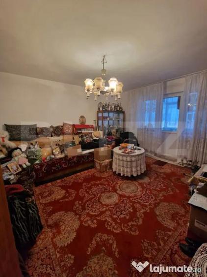 Apartament cu 3 camere decomandat în George Enescu