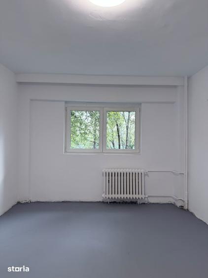Apartament cu 4 camere în Băneasa