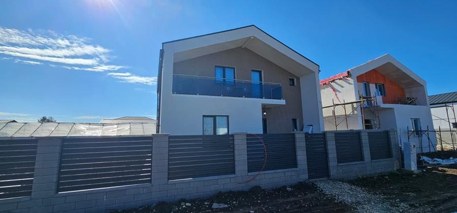 Casă individuală cu 5 camere cu Teren 330 Mp în Berceni