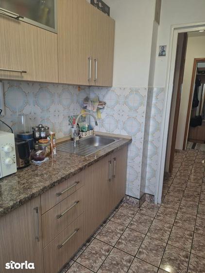 Apartament cu 3 camere decomandat în Republicii