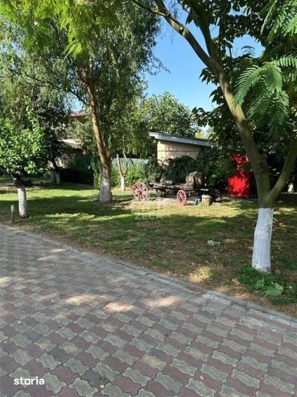 Spațiu comercial, de 576 mp, în Corbu