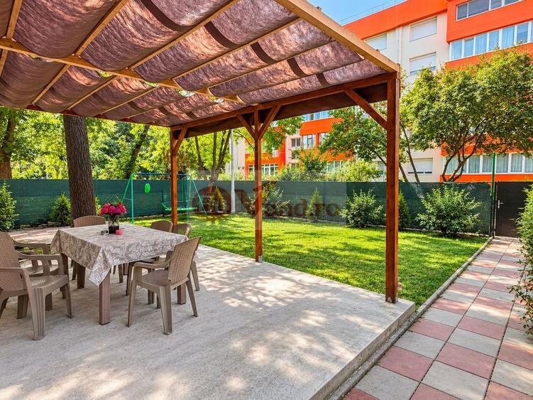 Apartament cu 3 camere decomandat, mobilat în Faleză