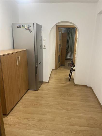 Apartament cu 2 camere decomandat, mobilat în Tei
