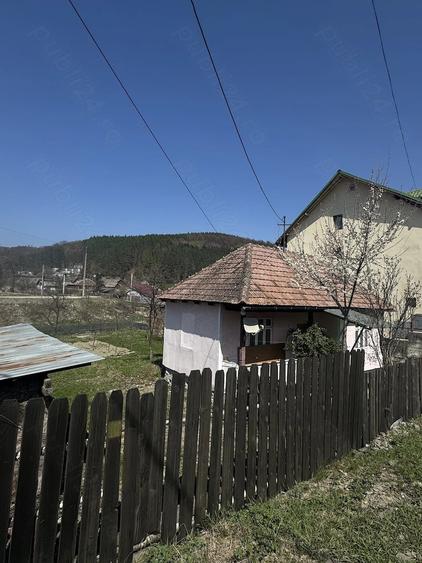 Casă cu Teren 860 Mp în Central