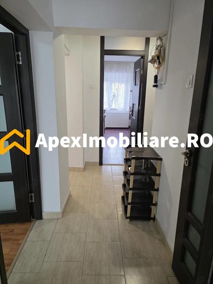 Apartament cu 3 camere decomandat, mobilat în Tineretului