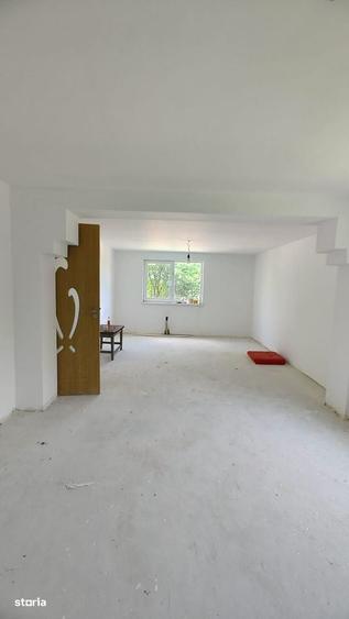 Casă cu 3 camere în Zăvoi