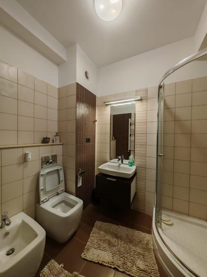 Apartament cu 3 camere, mobilat în Floreasca