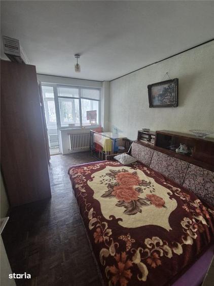 Apartament cu 4 camere semidecomandat în Hipodrom
