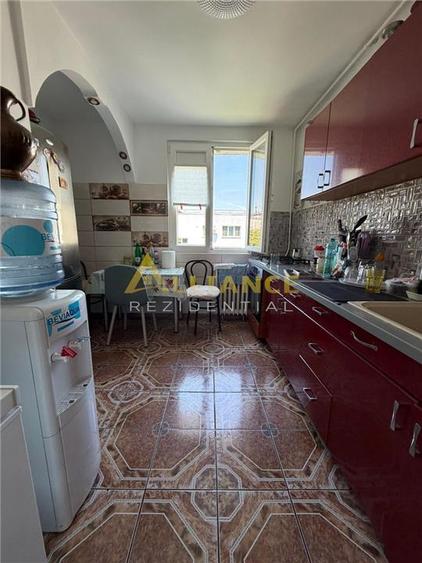 Metrou 1 Decembrie - Apartament 4 camere 2 bai - Gata de mutare - 9